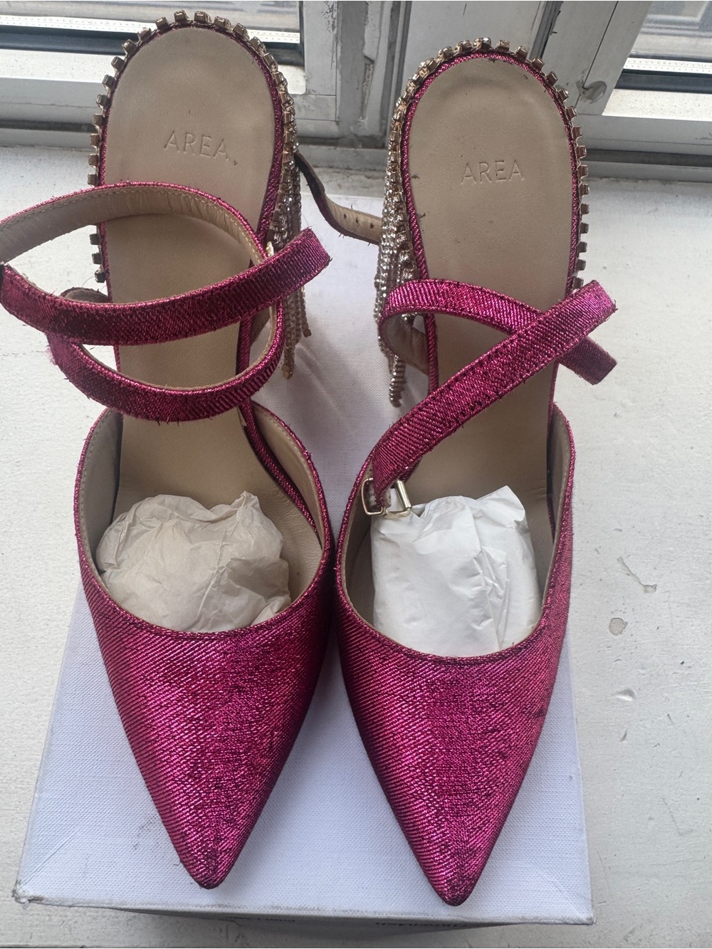 AREA Heels